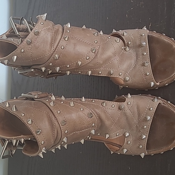 Laurance decade suede heels - Picture 2 of 3